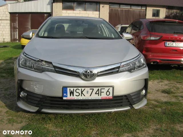 Toyota Auris 1.6 Premium - 1