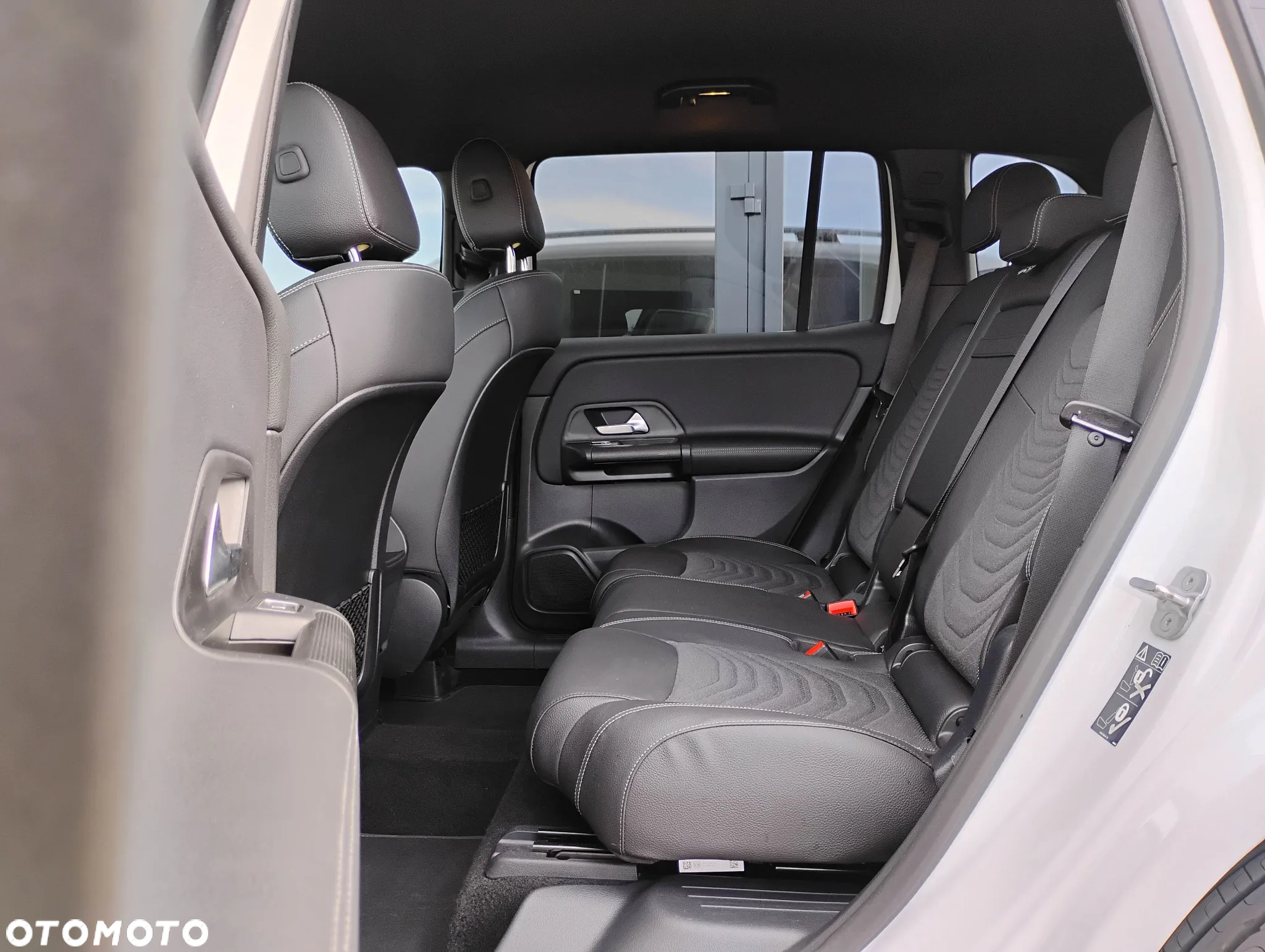 Mercedes-Benz GLB 250 4-Matic Style 8G-DCT - 12