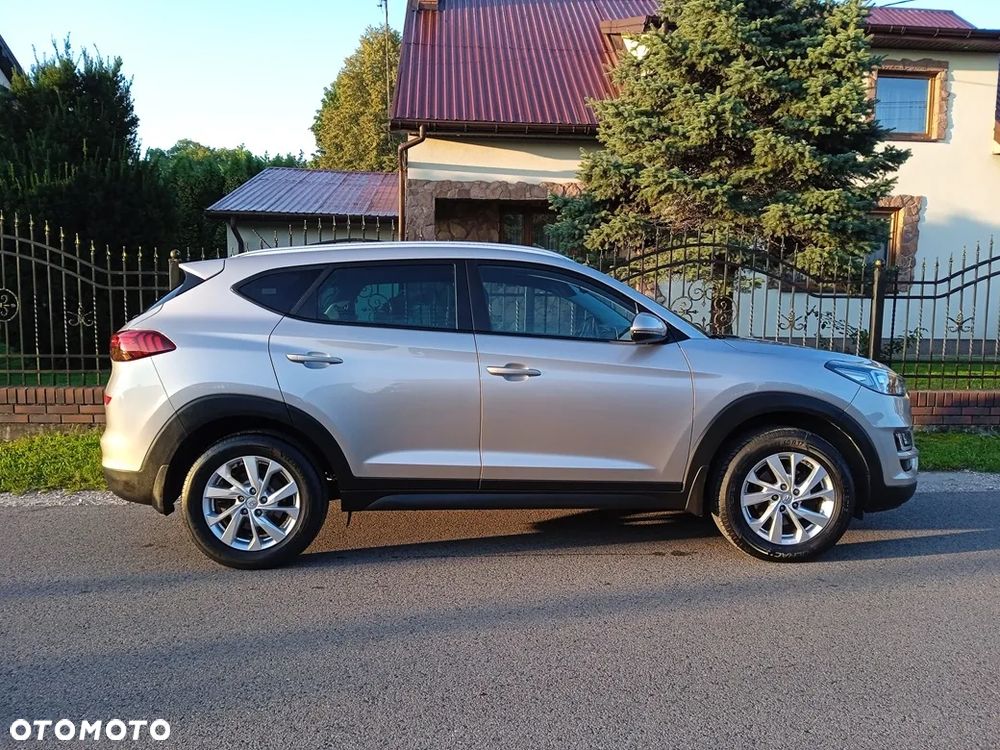 Hyundai Tucson 1.6 GDI BlueDrive GO 2WD - 25