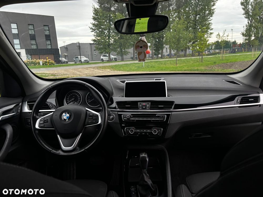 BMW X1 xDrive25i Sport Line - 9