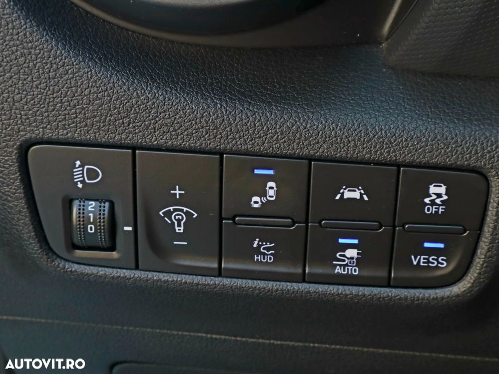 Hyundai KONA Premium - 28