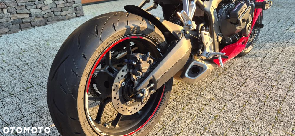 Honda CBR - 9