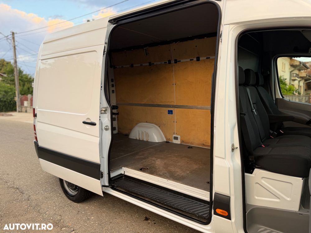 Mercedes-Benz Sprinter - 12