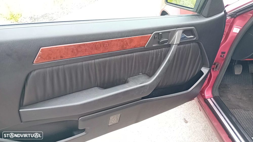 Mercedes-Benz E 200 - 4