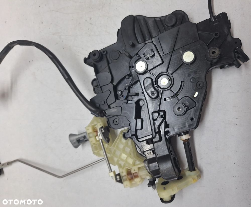 ZAMEK DRZWI PRZESUWNYCH LEWYCH VW CADDY III 08r  2K0843653BD - 3