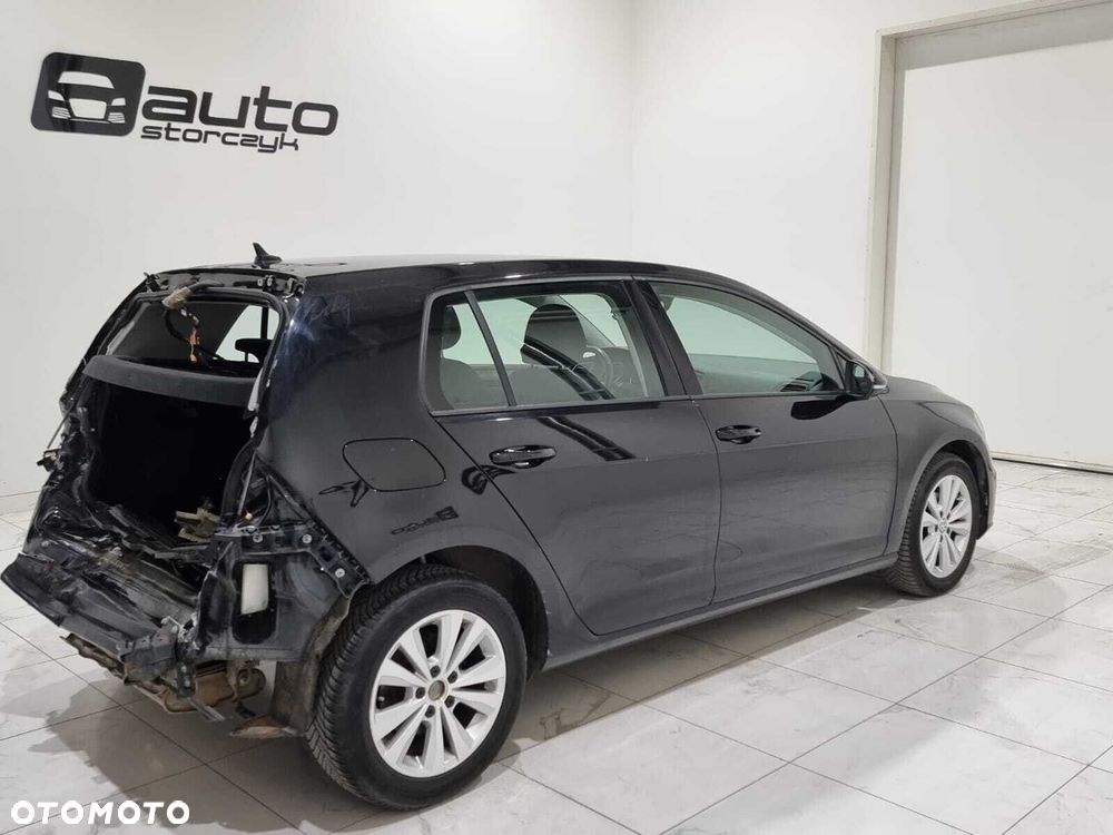 Volkswagen Golf - 8