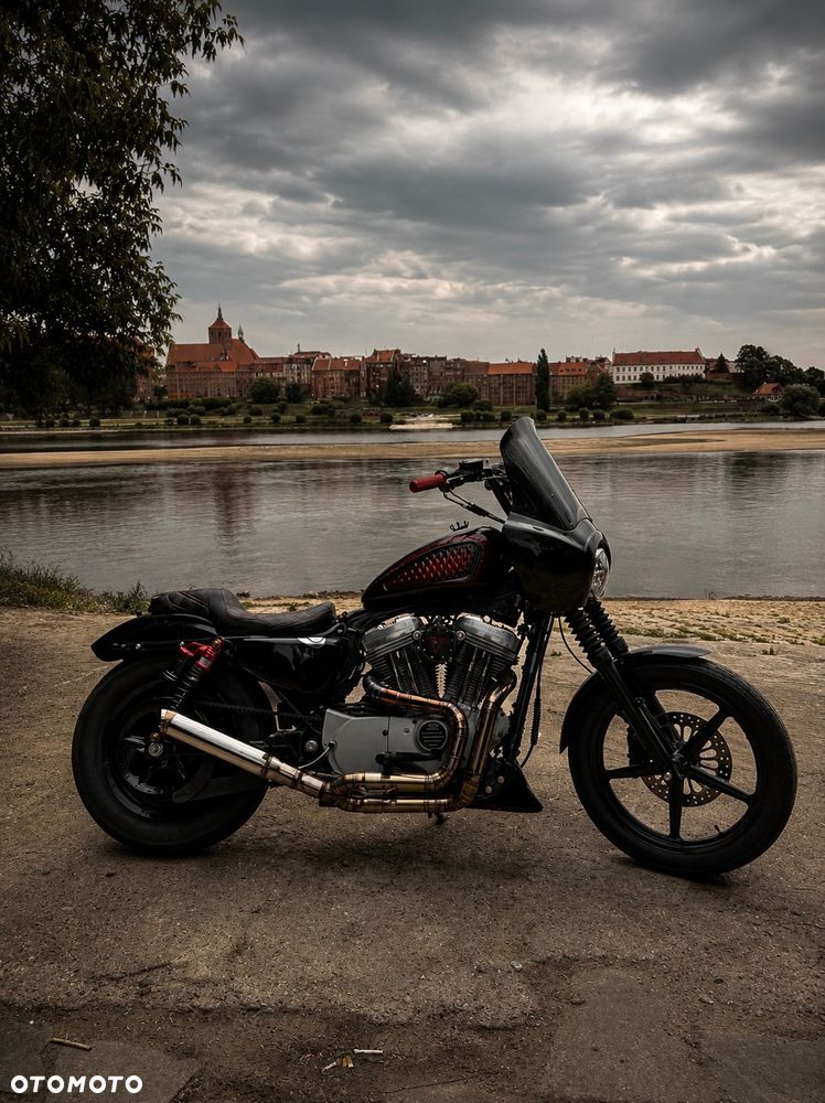 Harley-Davidson Sportster Custom 883C - 25