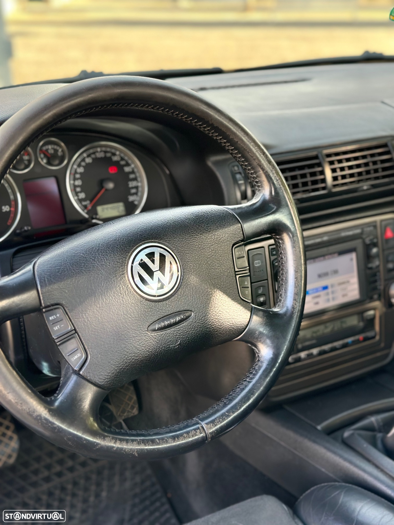 VW Passat 1.9 TDi Highline - 9