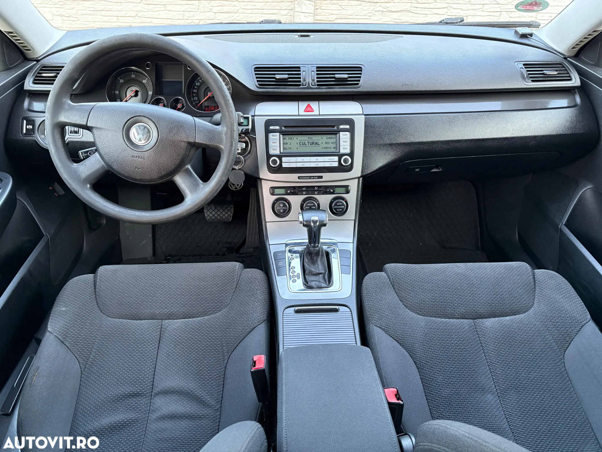 Volkswagen Passat - 10