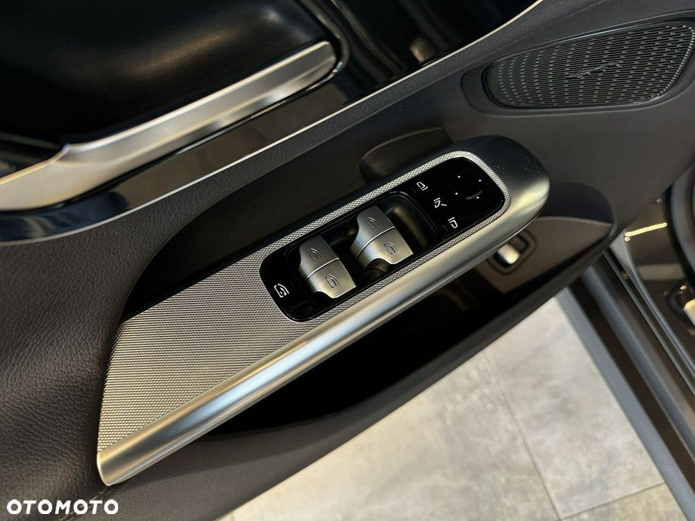 Mercedes-Benz GLC - 17