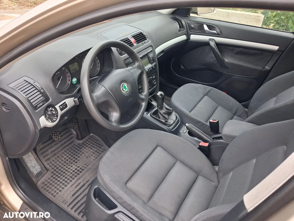 Skoda Octavia 2.0TDI Elegance - 6