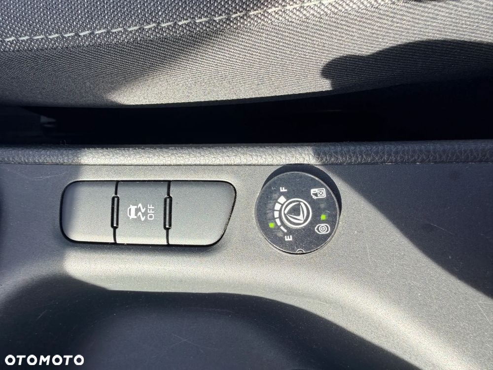 Toyota Yaris 1.5 Comfort - 22
