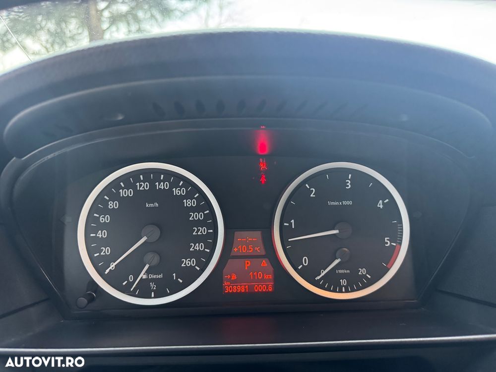 BMW Seria 5 525d Touring Aut. - 9