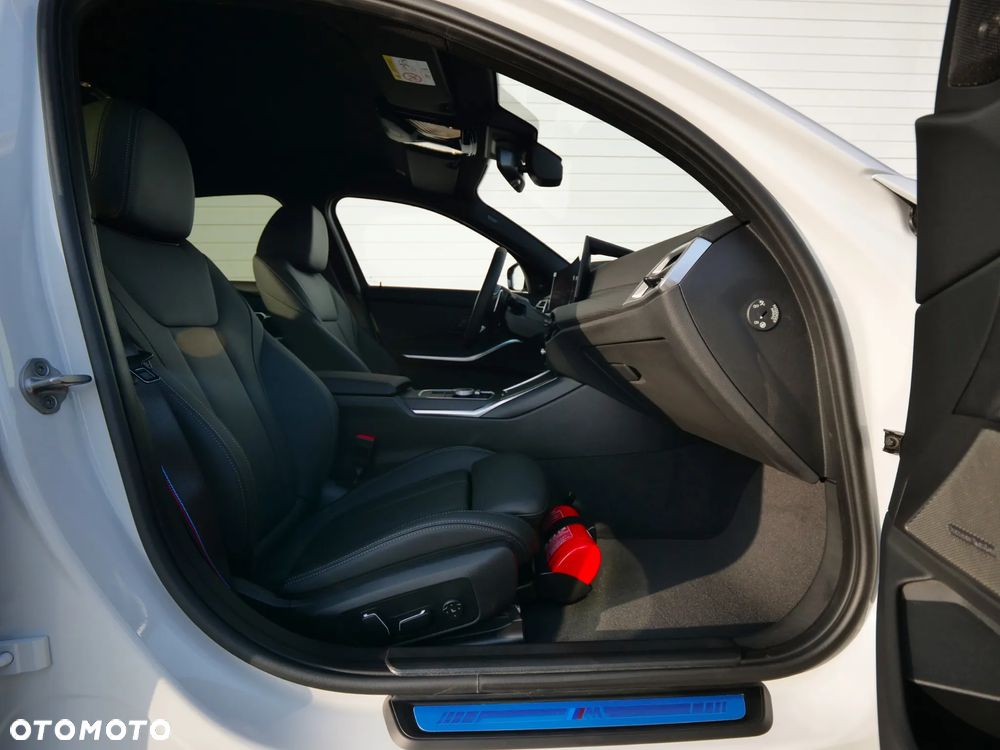 BMW Seria 3 330i xDrive M Sport sport - 36