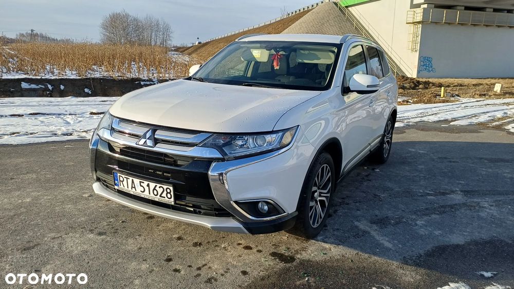 Mitsubishi Outlander - 3