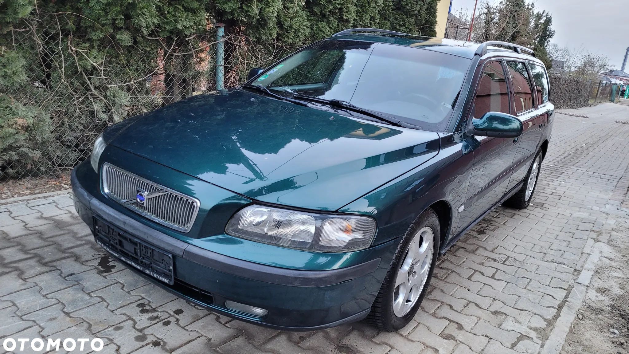 Volvo V70 2.4 Momentum - 1