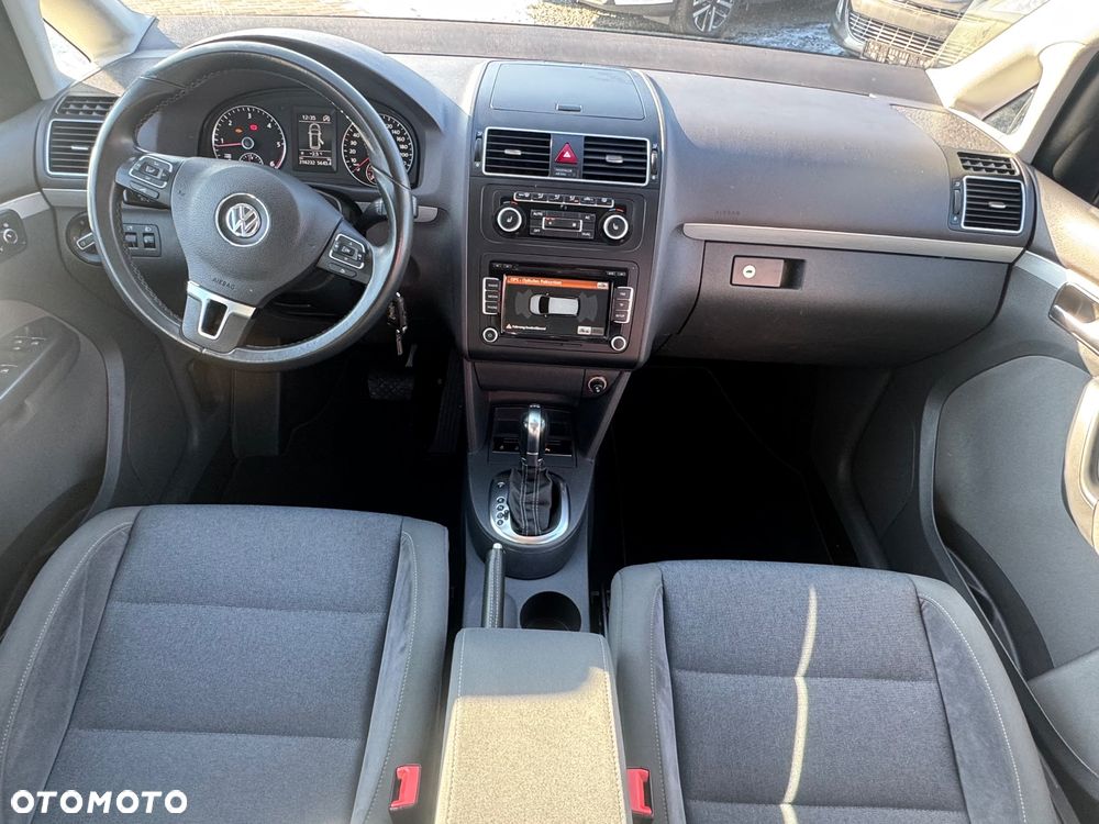 Volkswagen Touran - 24