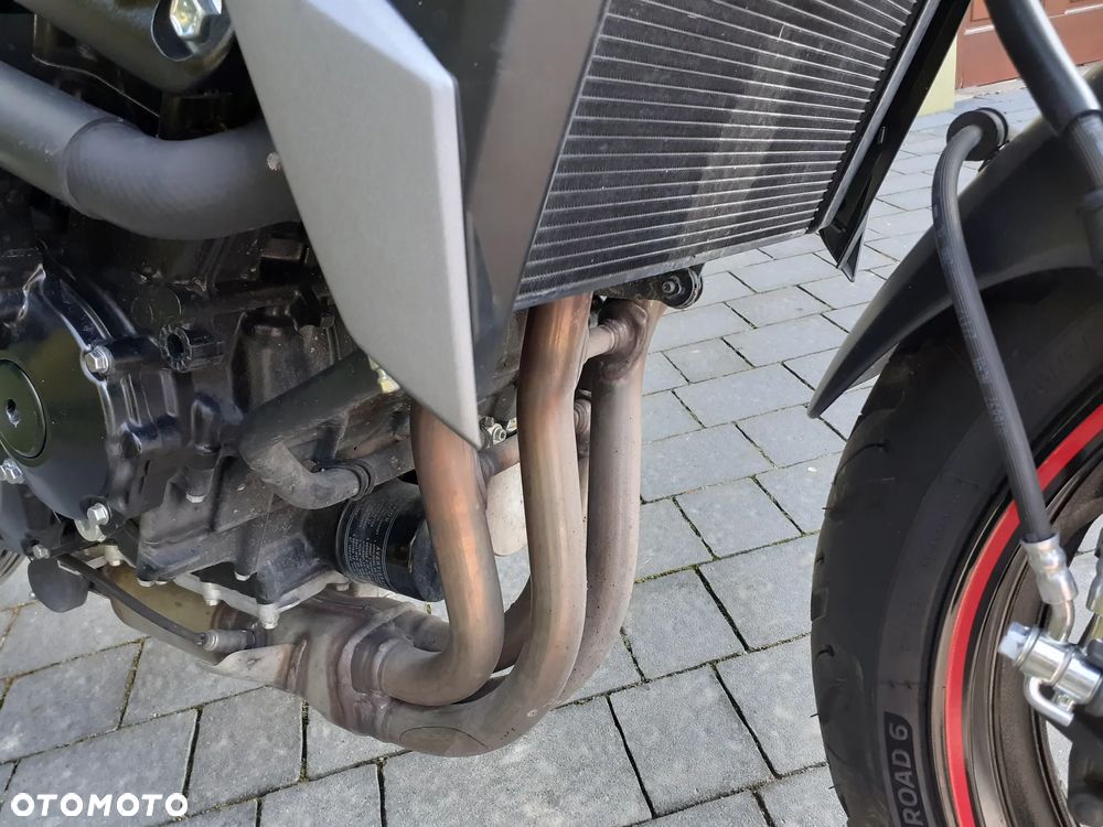 Suzuki GSR - 21
