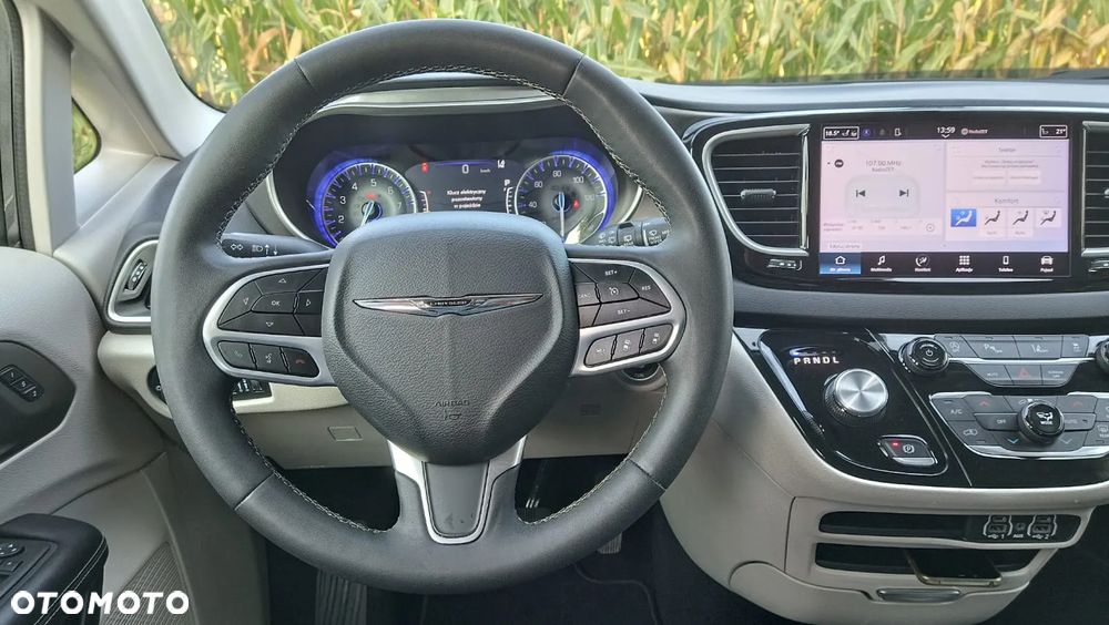 Chrysler Pacifica - 20