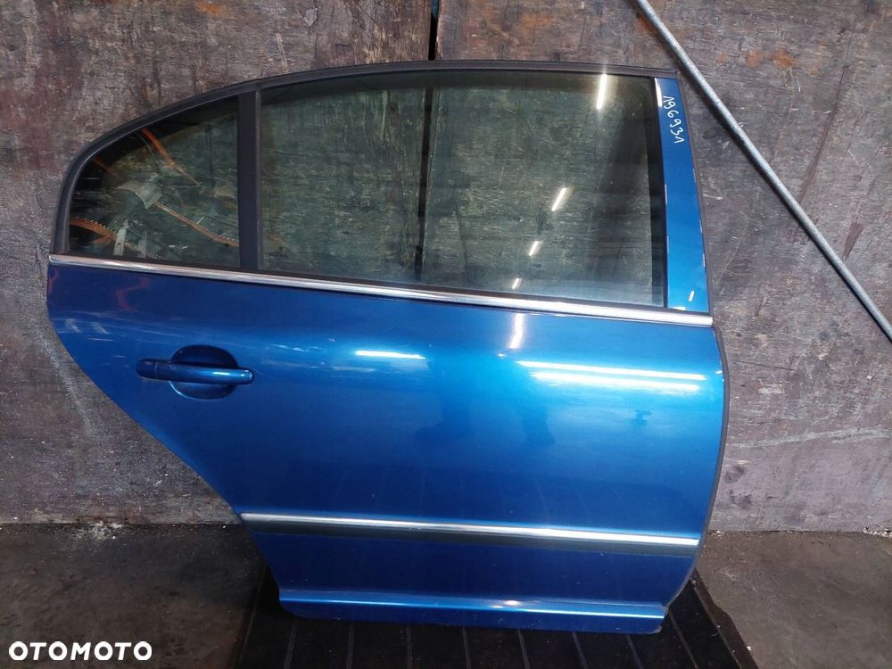 DRZWI KOMPLETNE PRAWY TYŁ SKODA SUPERB I 9461 - 1