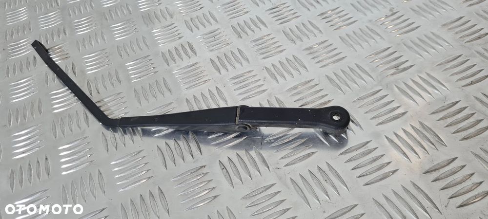 Suzuki Jimny Ramię Wycieraczki Klapy - 2