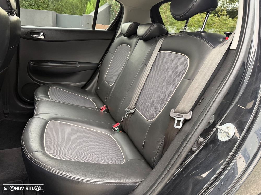 Hyundai i20 1.2 Intro Edition - 17
