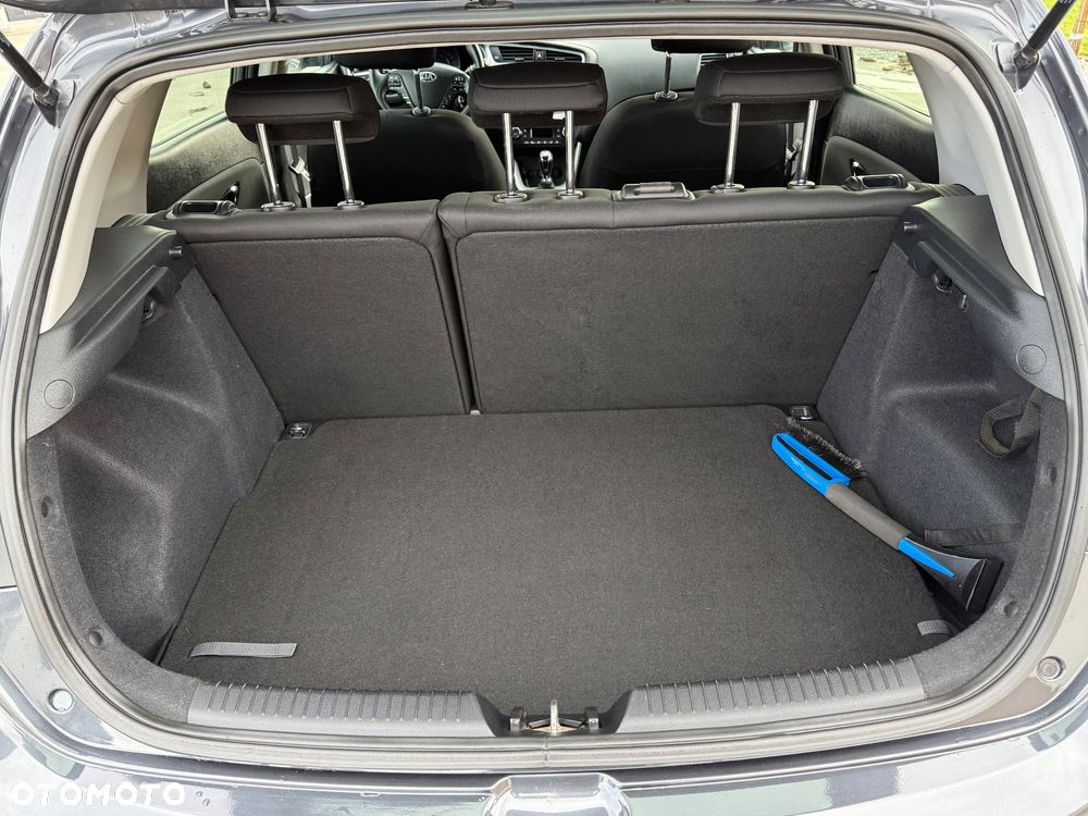 Kia Ceed ver-1-0-t--gdi-l-business-line-plus - 18