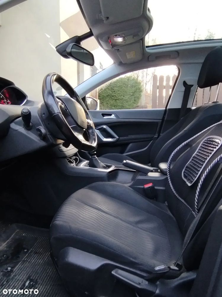 Peugeot 308 - 8