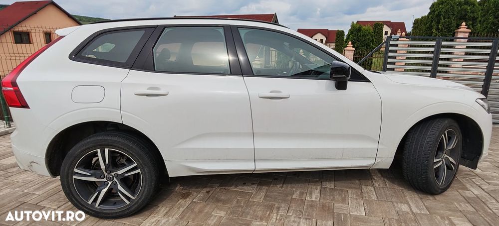Volvo XC 60 B4 MHEV AWD R-Design - 6
