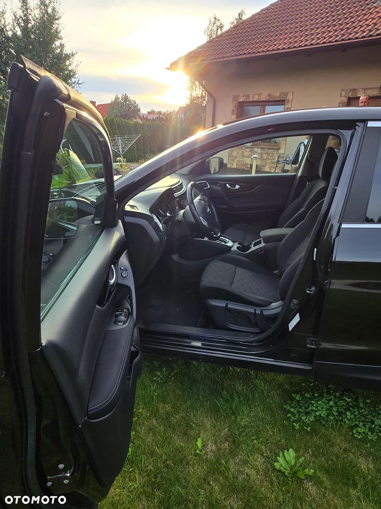 Nissan Qashqai 1.6 DCi N-Connecta Xtronic - 17
