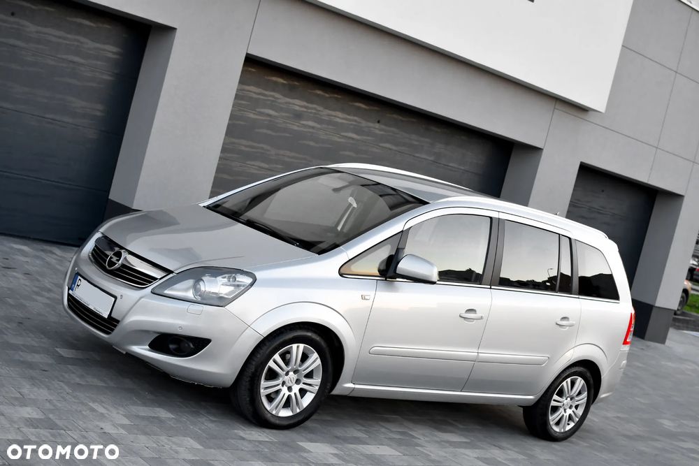 Opel Zafira 1.8 Cosmo EU5 - 2