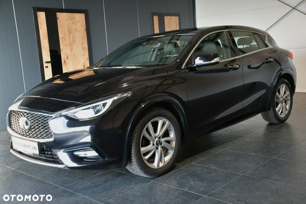 Infiniti Q30 1.6t DCT Premium Tech - 2