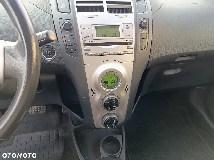 Toyota Yaris - 9
