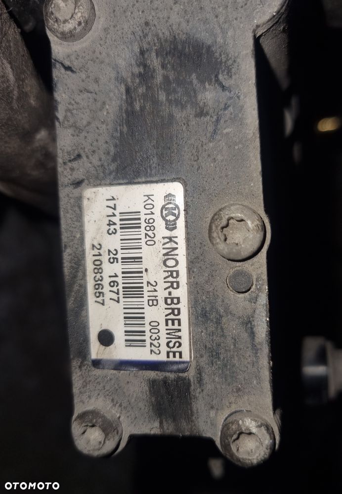 Zawór poziomujący przednia oś renault gama T 21083657 - 3