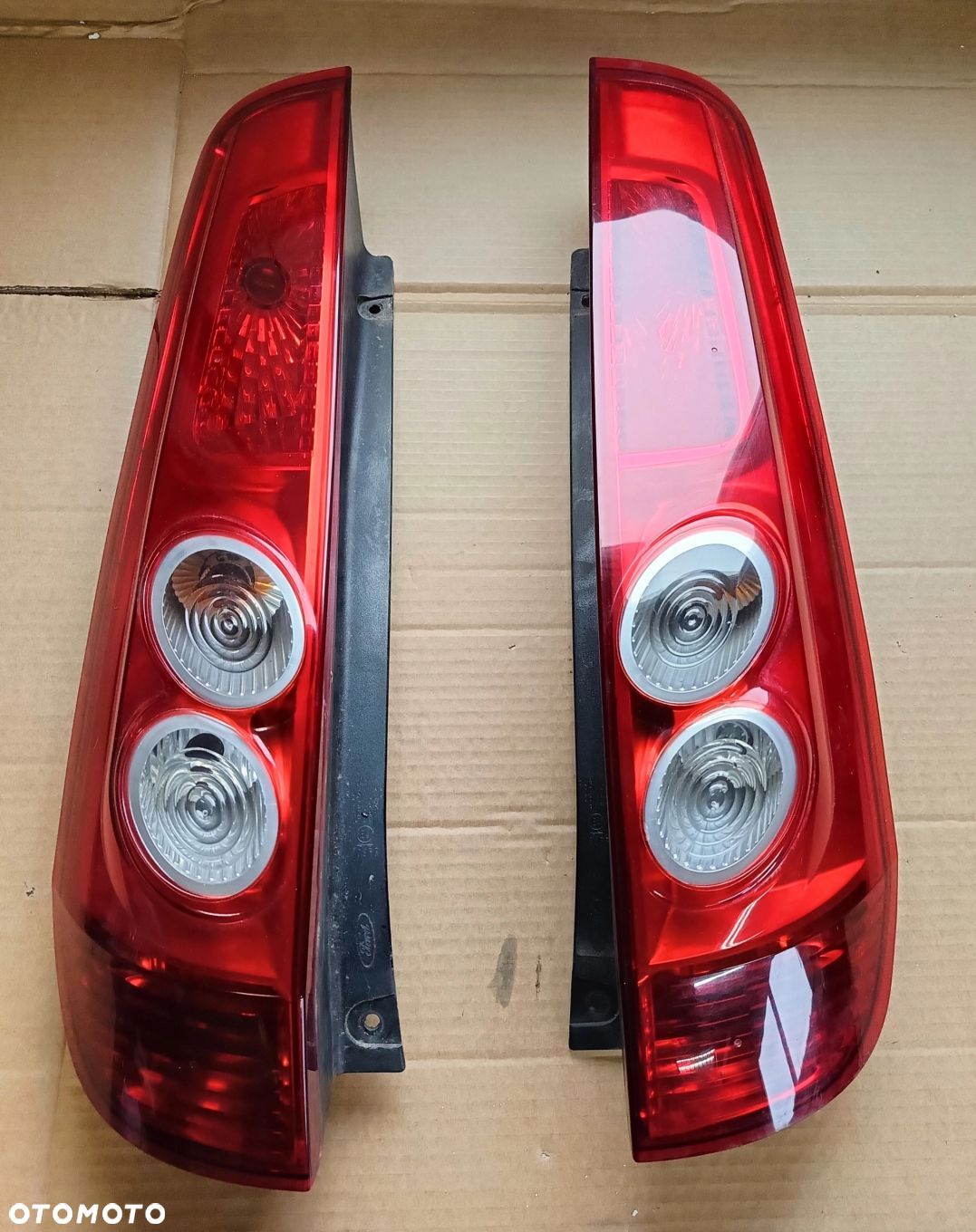 Fiesta MK6 lampa tylna tył LIFT EU stan bdb 3d bez uszkodzeń Ford - 1