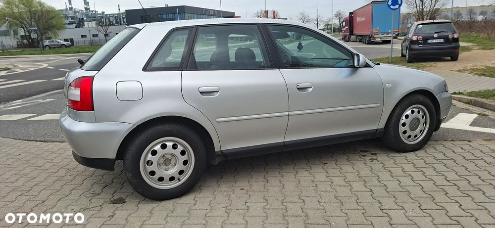 Audi A3 Sportback 1.6 Ambition - 11