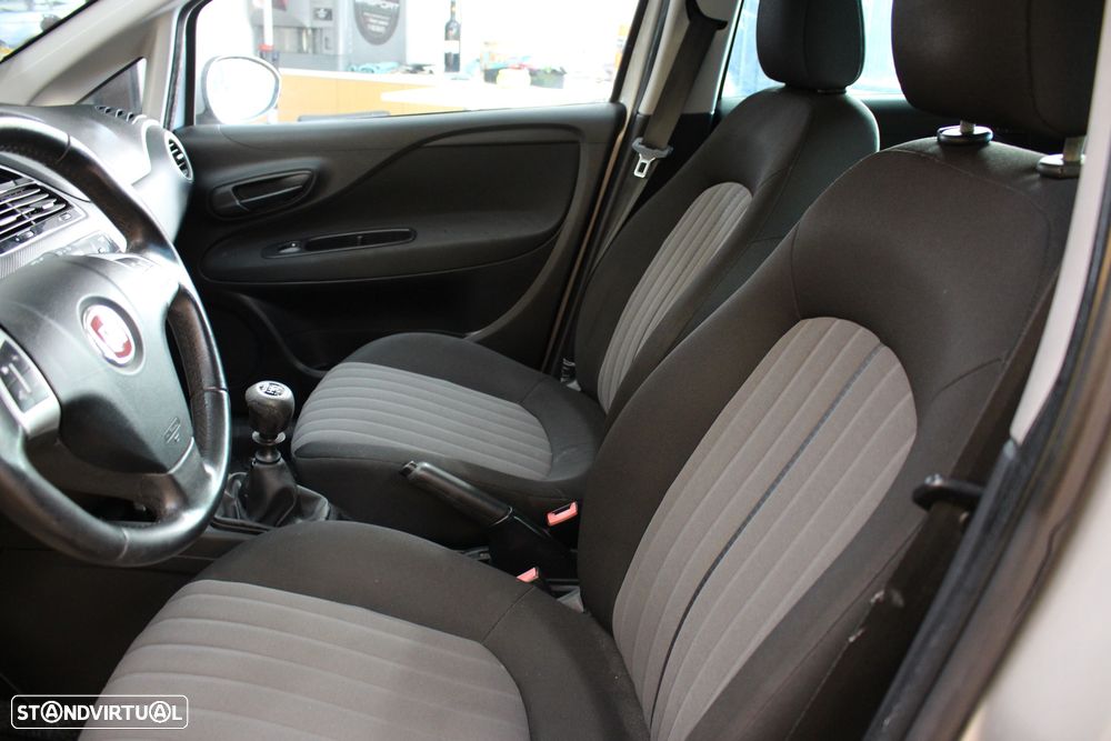 Fiat Punto 1.2 Lounge S&S - 19