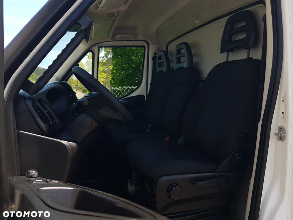Iveco 70C18 KONTENER ROLETY BOK DO TRANSPORTU WODY 3,23x2,21x1,86 KLIMA DMC 7000KG RAMA PODWOZIE - 7