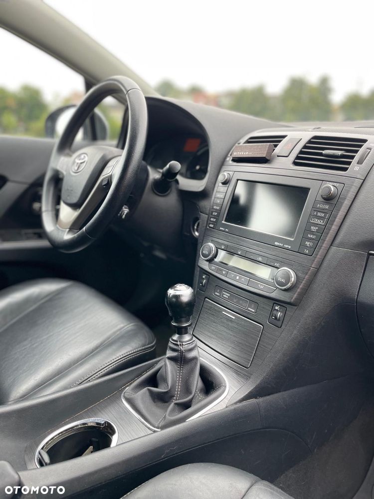 Toyota Avensis 1.8 Premium - 3