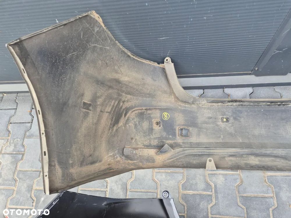 TOYOTA COROLLA E21 SEDAN ZDERZAK TYLNY (dostępne 6 zderzaków) - 16