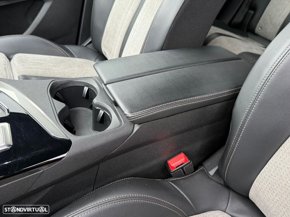 Peugeot 3008 1.6 Hybrid GT Pack e-EAT8 - 20