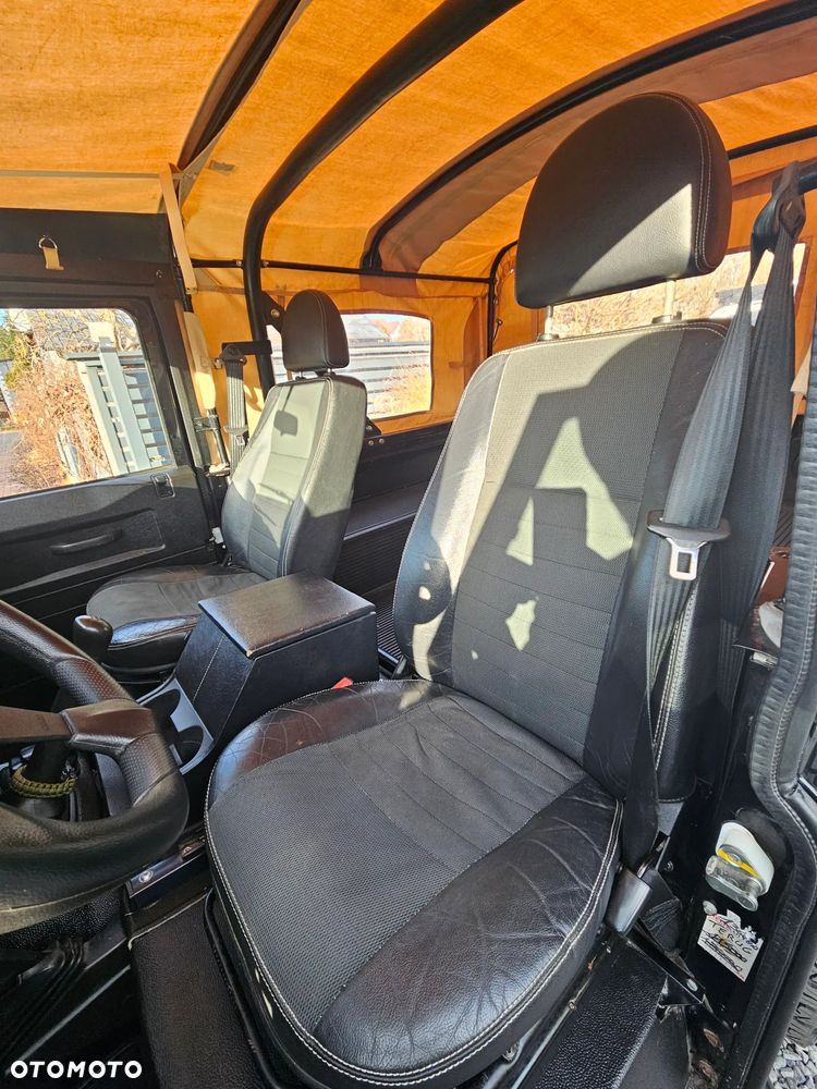 Land Rover Defender 90 Pick Up S - 16