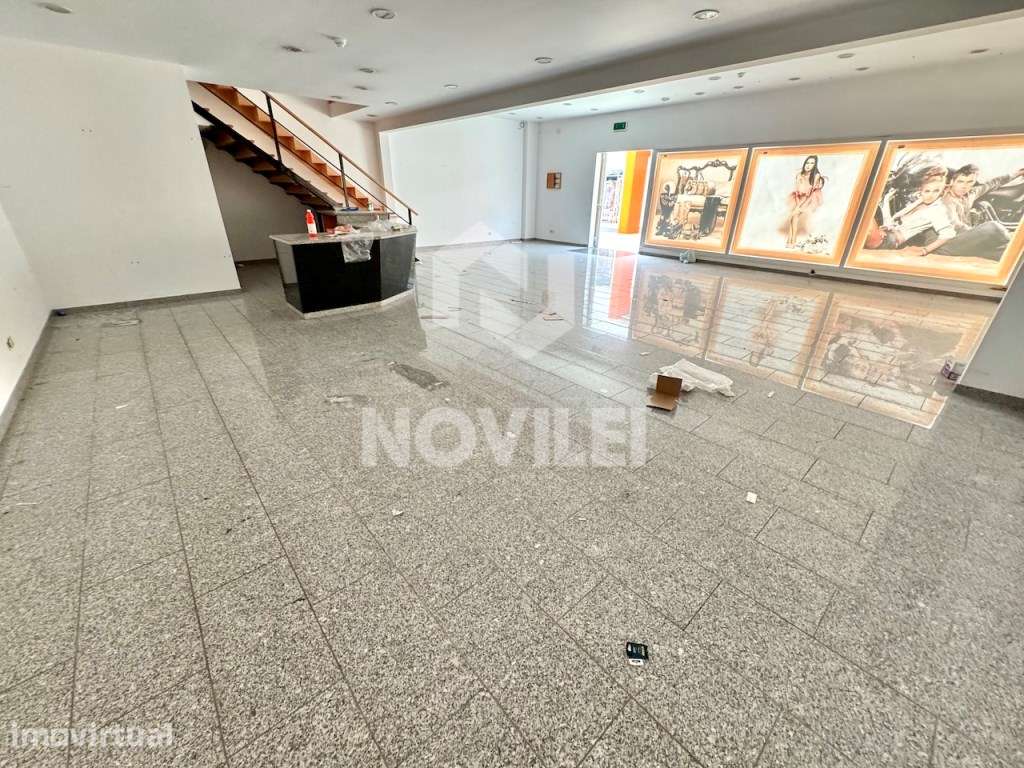 Loja de 2 pisos no Átrio Central de Centro Comercial, Pombal - Grande imagem: 3/13