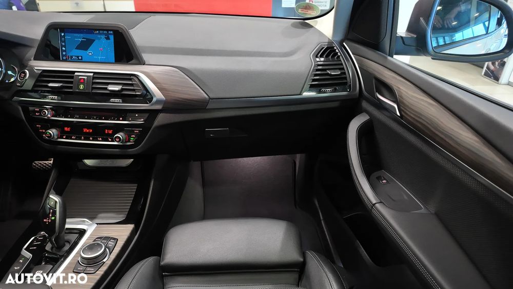 BMW X3 xDrive20i AT Advantage - 19