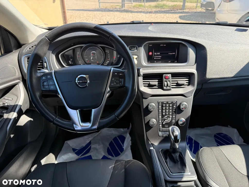 Volvo V40 D2 Geartronic Momentum - 19