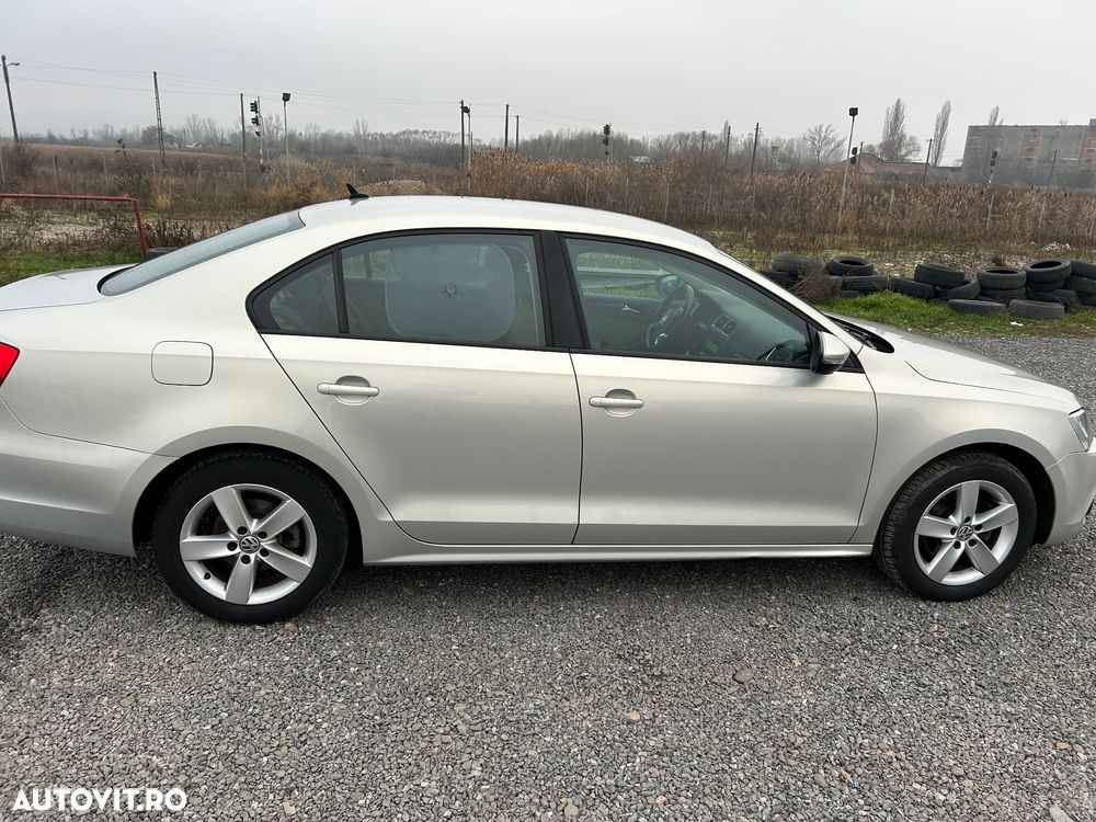 Volkswagen Jetta 1.6 TDI DSG Comfortline - 30
