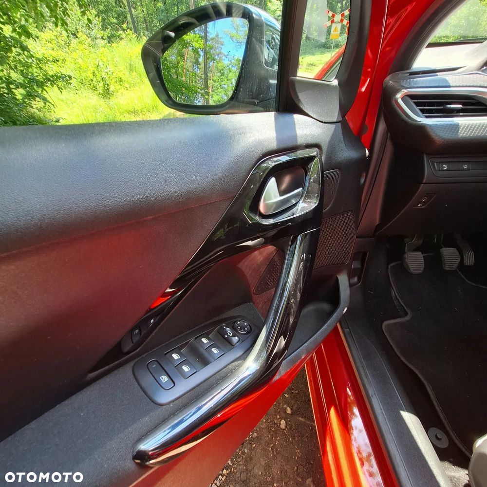 Peugeot 208 PureTech 110 Stop & Start Allure - 19
