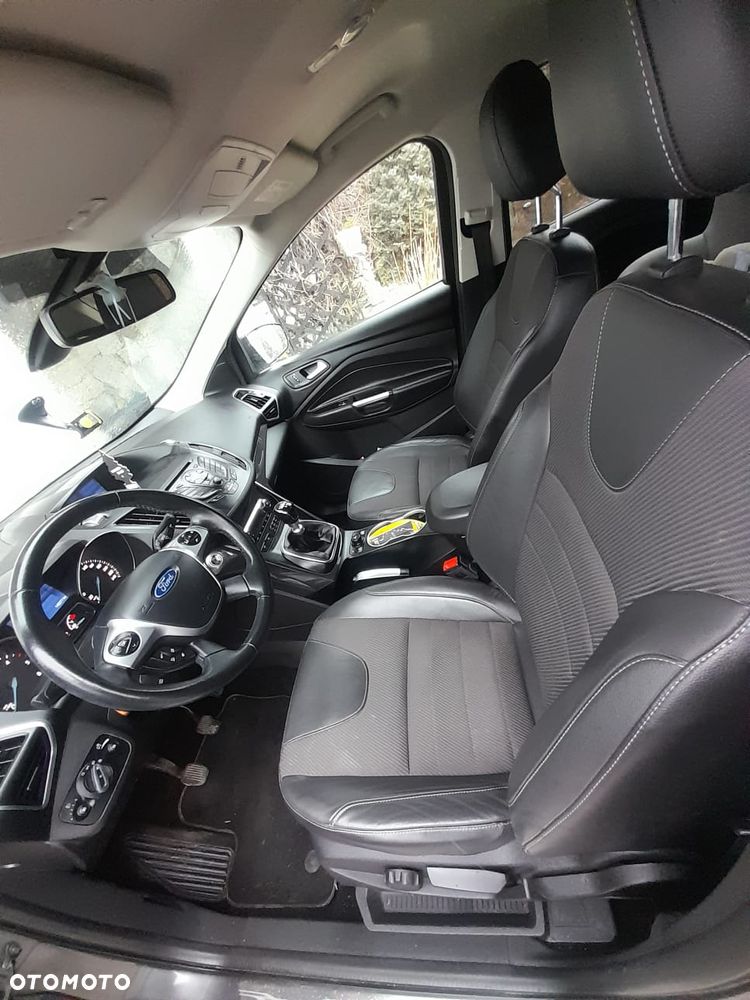 Ford Kuga 2.0 TDCi 4x4 Titanium - 14