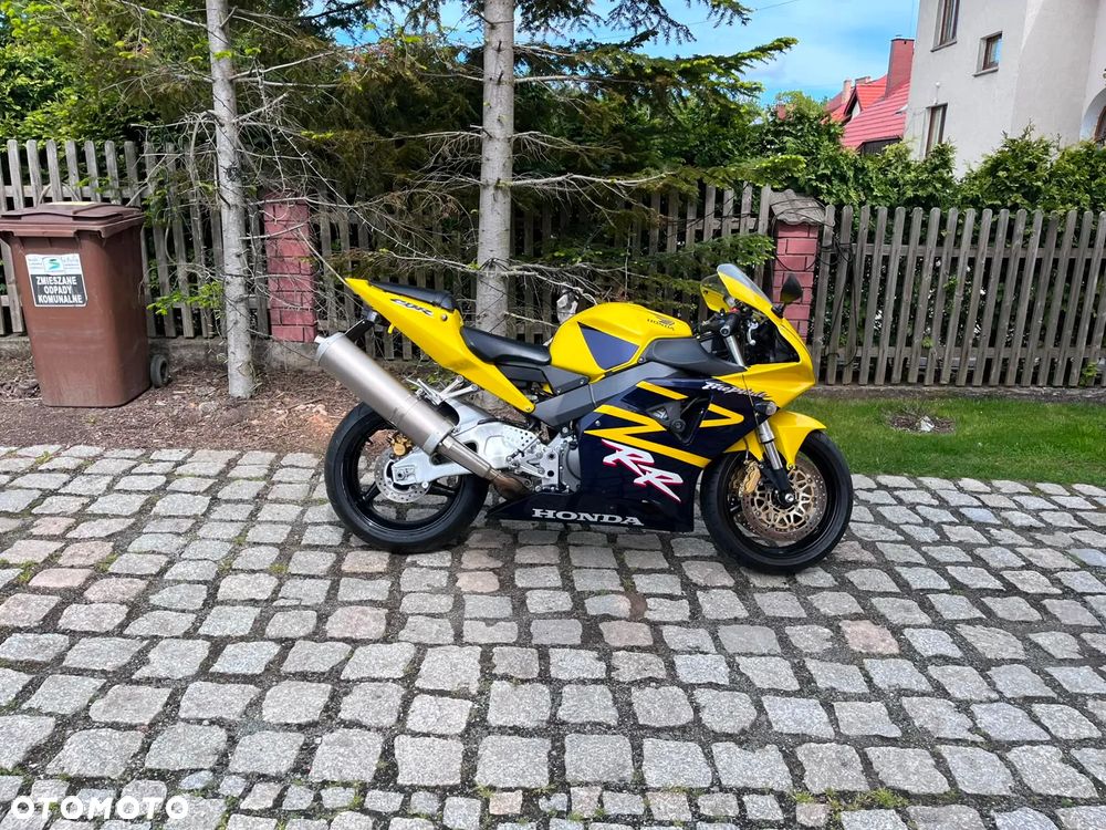 Honda CBR - 3