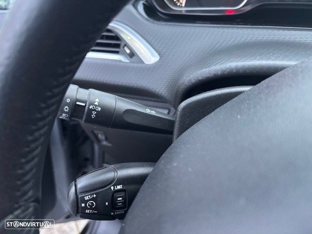 Peugeot 2008 1.6 BlueHDi Style - 16